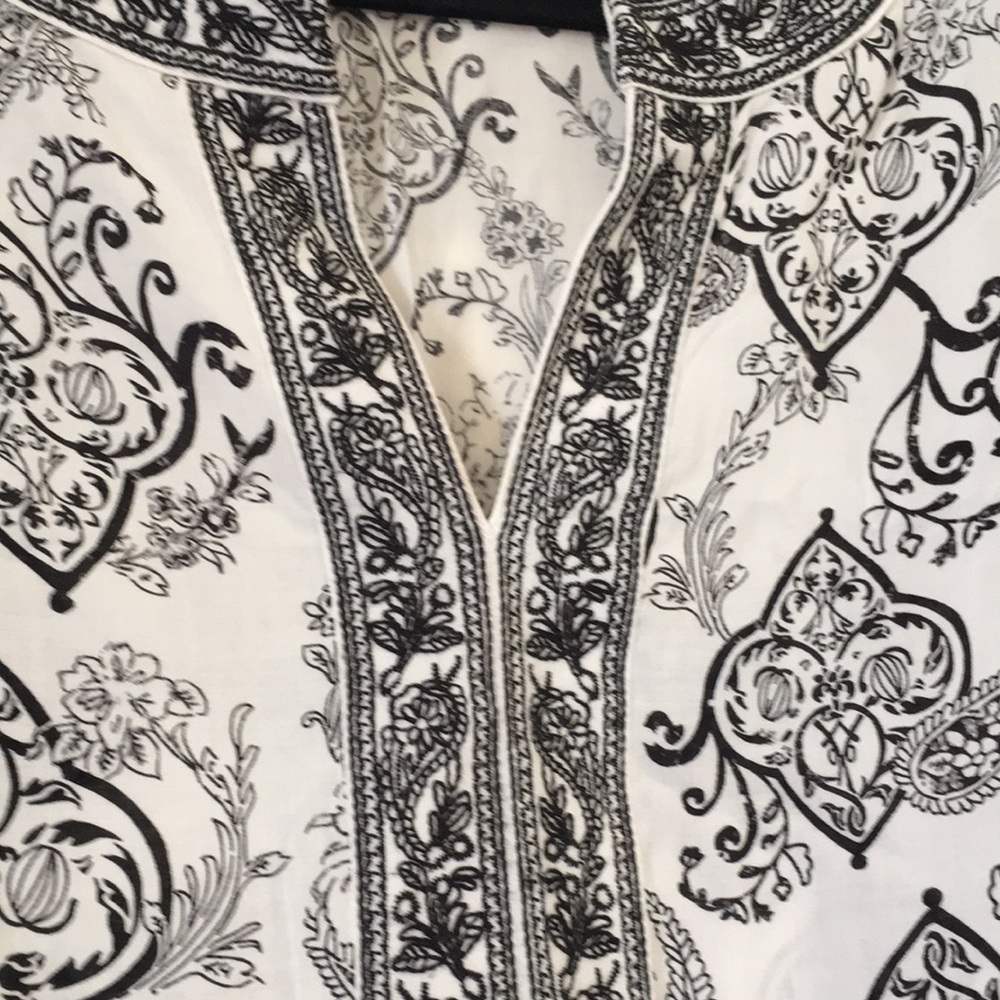 WHBM tunic top. Black & White. Sz 6 - Picture 4 of 6